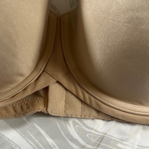 Wacoal Tan Full-Coverage Bra with Molded Cups - Picture 2 of 6